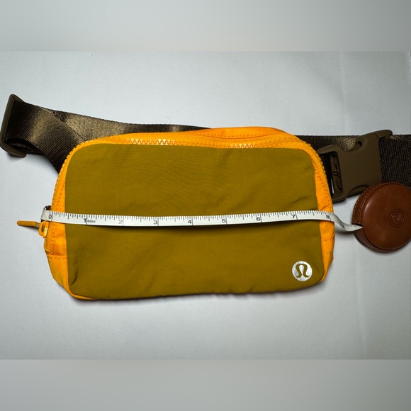 NWOT Lululemon Everywhere Belt Bag 1L Gold Spice/ Clementine Unisex - Picture 6 of 8